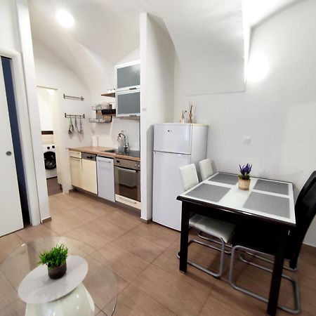 Studio Apartment Sisters 3-4 Ljubljana Exteriör bild