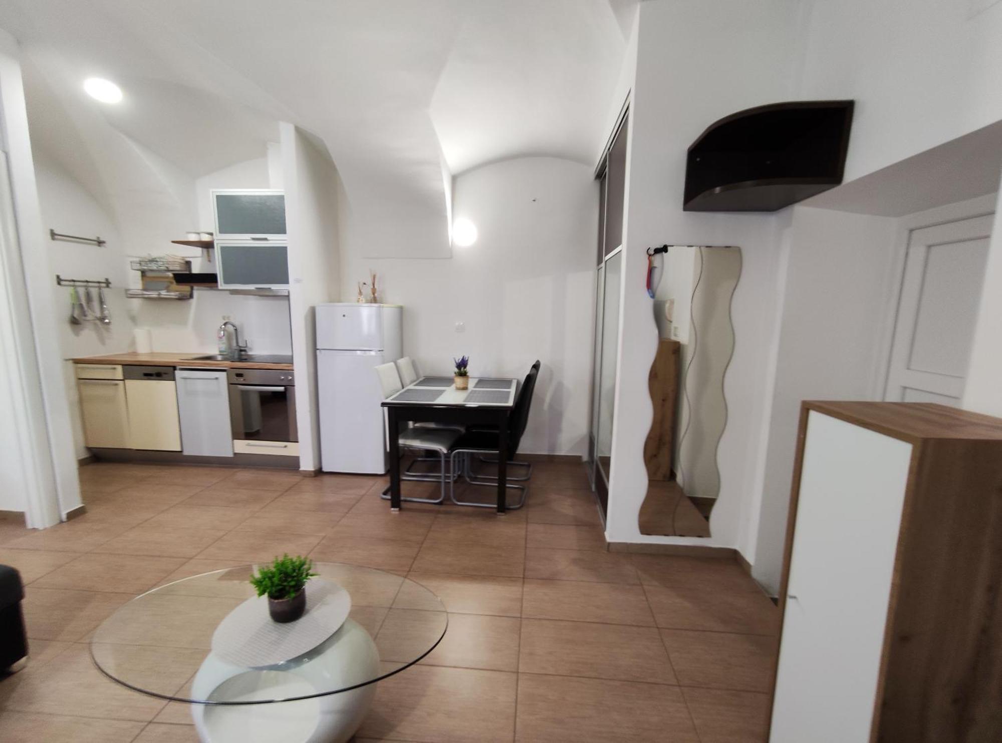 Studio Apartment Sisters 3-4 Ljubljana Exteriör bild