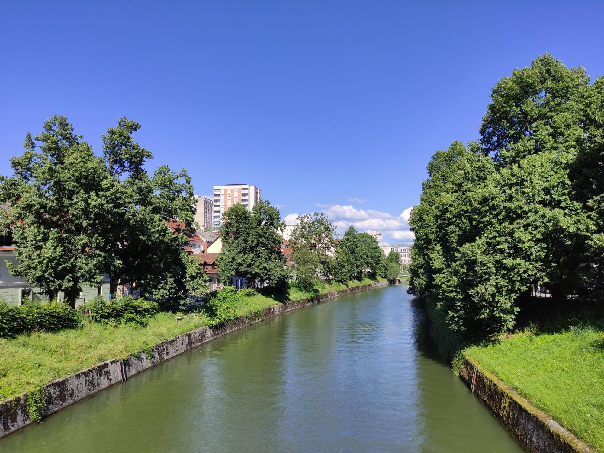Studio Apartment Sisters 3-4 Ljubljana Exteriör bild