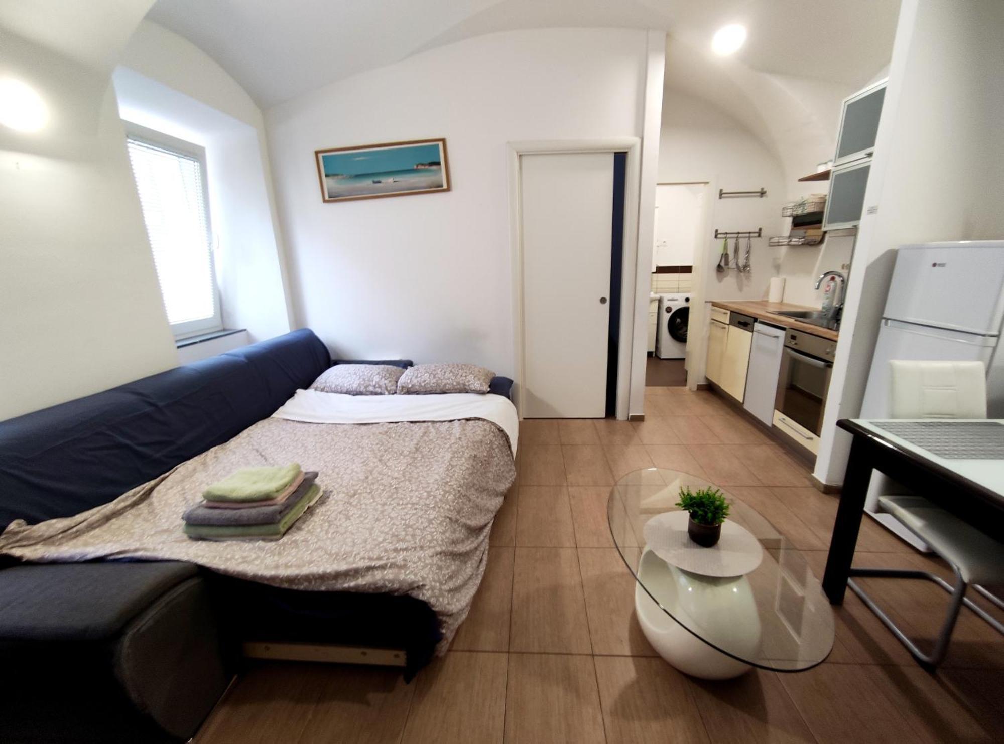 Studio Apartment Sisters 3-4 Ljubljana Exteriör bild